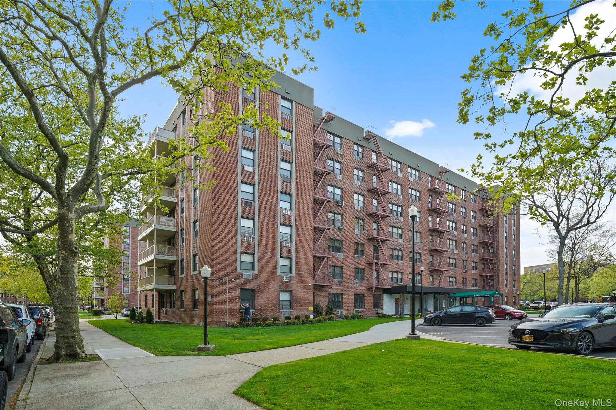 86-29 155th Avenue, New York, NY, 1 Bedroom Bedrooms, 4 Rooms Rooms,1 BathroomBathrooms,Residential,For Rent,155th,0,1059370 86-29 155th Avenue, New York, NY, 1 Bedroom Bedrooms, 4 Rooms Rooms,1 BathroomBathrooms,Residential,For Rent,155th,0,1059370