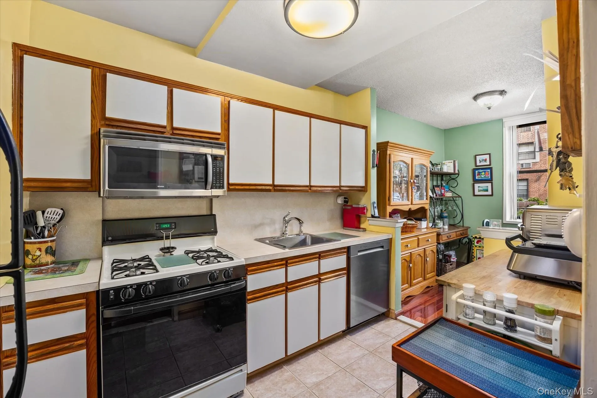 86-29 155th Avenue, New York, NY, 1 Bedroom Bedrooms, 4 Rooms Rooms,1 BathroomBathrooms,Residential,For Rent,155th,0,1059370 86-29 155th Avenue, New York, NY, 1 Bedroom Bedrooms, 4 Rooms Rooms,1 BathroomBathrooms,Residential,For Rent,155th,0,1059370