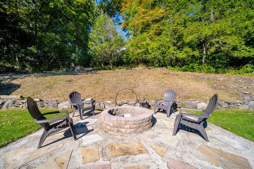 75 Alda Drive, Poughkeepsie, NY, 4 Bedrooms Bedrooms, 10 Rooms Rooms,2 BathroomsBathrooms,Residential,For Rent,Alda,0,1059380 75 Alda Drive, Poughkeepsie, NY, 4 Bedrooms Bedrooms, 10 Rooms Rooms,2 BathroomsBathrooms,Residential,For Rent,Alda,0,1059380