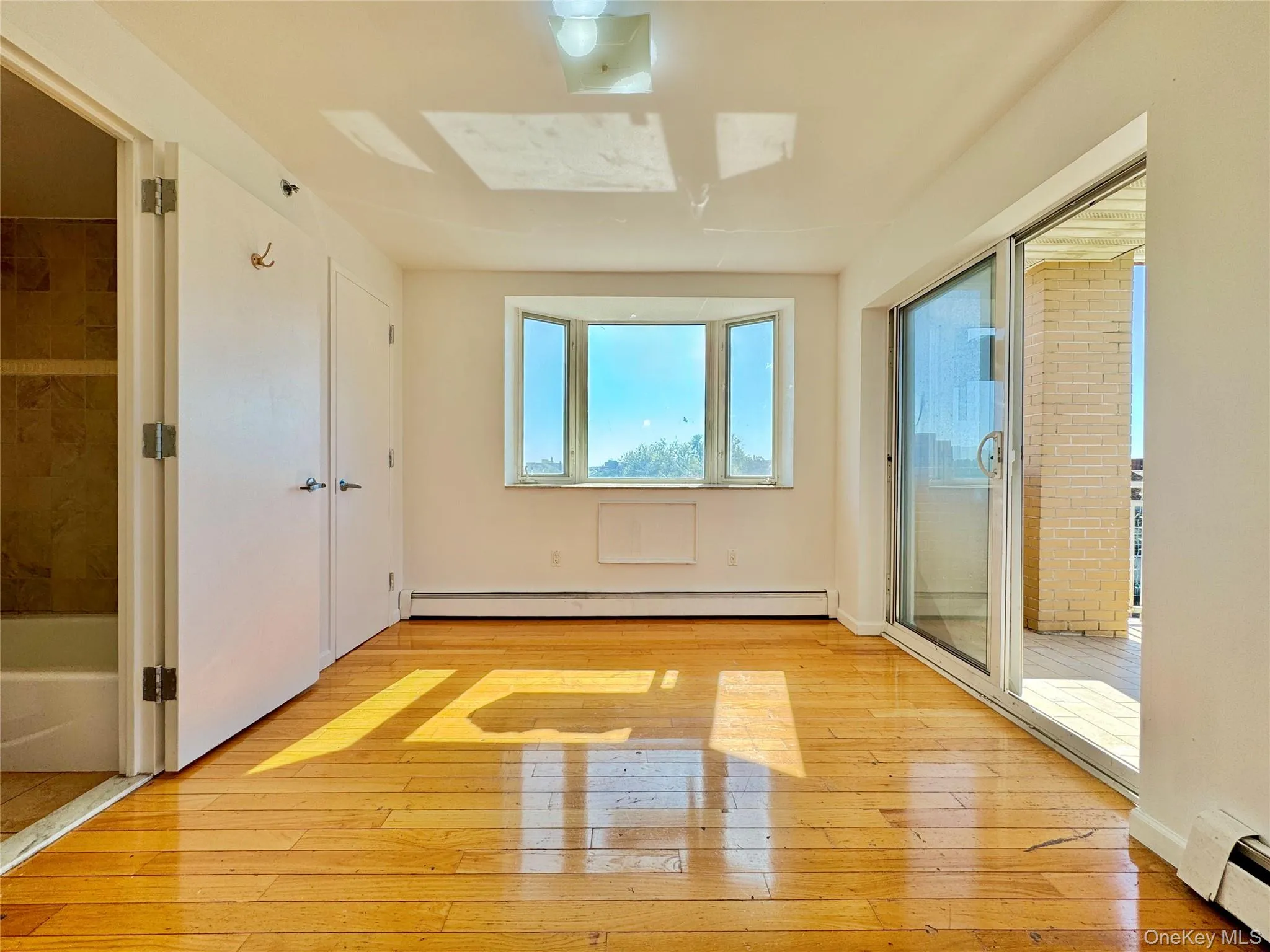 9305 37th Avenue, New York, NY, 2 Bedrooms Bedrooms, 5 Rooms Rooms,2 BathroomsBathrooms,Residential,For Rent,37th,0,1059382 9305 37th Avenue, New York, NY, 2 Bedrooms Bedrooms, 5 Rooms Rooms,2 BathroomsBathrooms,Residential,For Rent,37th,0,1059382