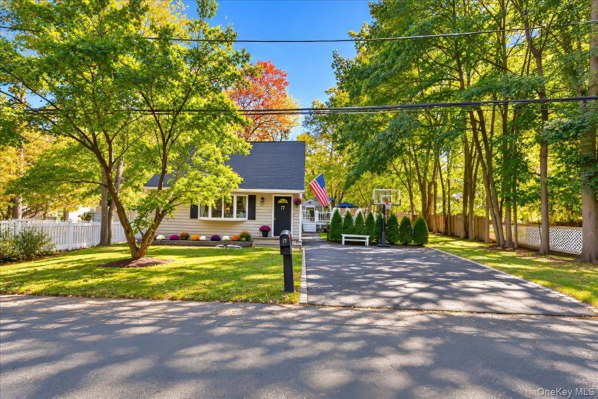 17 Lakelands Avenue, Warwick (town), NY, 3 Bedrooms Bedrooms, 6 Rooms Rooms,2 BathroomsBathrooms,Residential,For Rent,Lakelands,0,1059386 17 Lakelands Avenue, Warwick (town), NY, 3 Bedrooms Bedrooms, 6 Rooms Rooms,2 BathroomsBathrooms,Residential,For Rent,Lakelands,0,1059386