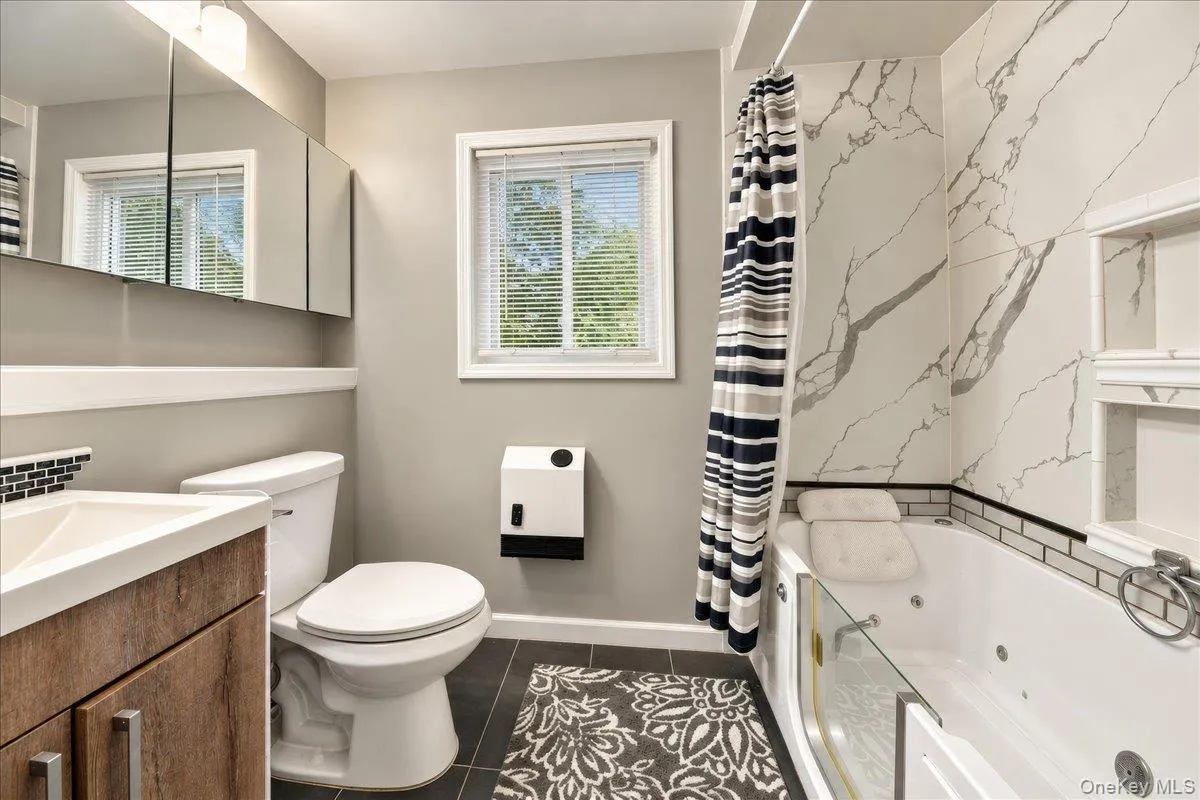 17 Lakelands Avenue, Warwick (town), NY, 3 Bedrooms Bedrooms, 6 Rooms Rooms,2 BathroomsBathrooms,Residential,For Rent,Lakelands,0,1059386 17 Lakelands Avenue, Warwick (town), NY, 3 Bedrooms Bedrooms, 6 Rooms Rooms,2 BathroomsBathrooms,Residential,For Rent,Lakelands,0,1059386