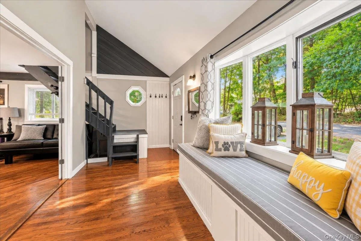 17 Lakelands Avenue, Warwick (town), NY, 3 Bedrooms Bedrooms, 6 Rooms Rooms,2 BathroomsBathrooms,Residential,For Rent,Lakelands,0,1059386 17 Lakelands Avenue, Warwick (town), NY, 3 Bedrooms Bedrooms, 6 Rooms Rooms,2 BathroomsBathrooms,Residential,For Rent,Lakelands,0,1059386