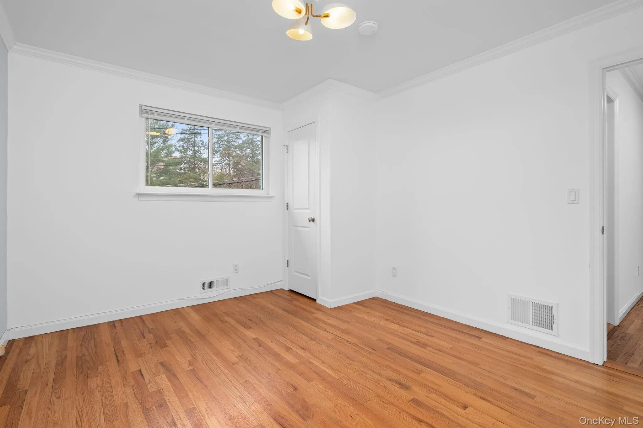 12 Chatham Road, New Rochelle, NY, 3 Bedrooms Bedrooms, 7 Rooms Rooms,2 BathroomsBathrooms,Residential,For Rent,Chatham,0,1059390 12 Chatham Road, New Rochelle, NY, 3 Bedrooms Bedrooms, 7 Rooms Rooms,2 BathroomsBathrooms,Residential,For Rent,Chatham,0,1059390