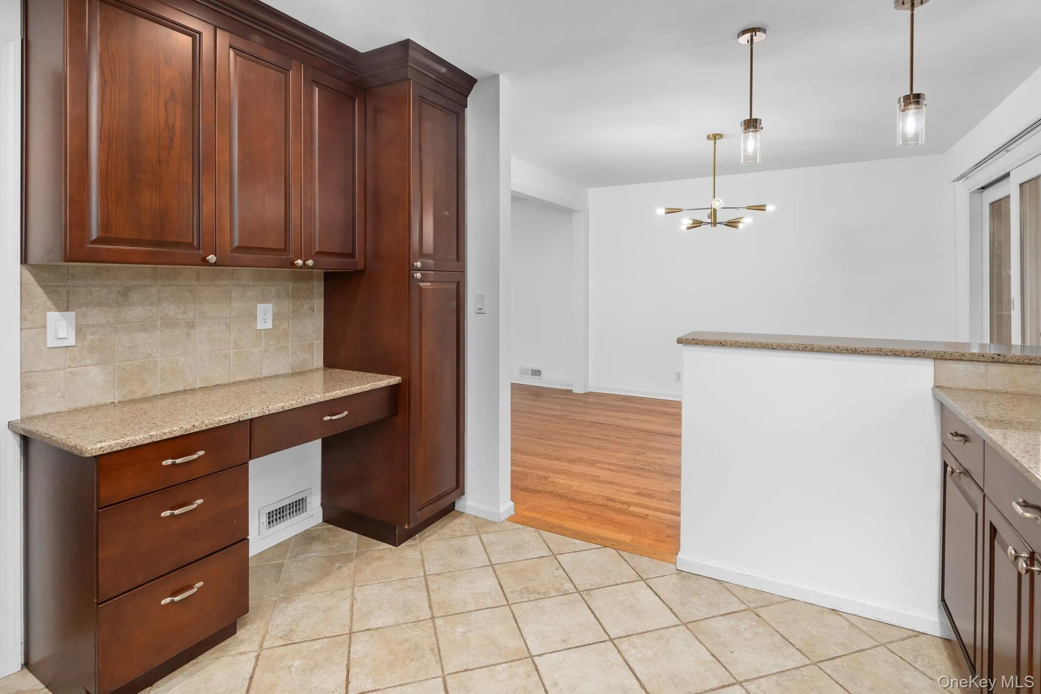 12 Chatham Road, New Rochelle, NY, 3 Bedrooms Bedrooms, 7 Rooms Rooms,2 BathroomsBathrooms,Residential,For Rent,Chatham,0,1059390 12 Chatham Road, New Rochelle, NY, 3 Bedrooms Bedrooms, 7 Rooms Rooms,2 BathroomsBathrooms,Residential,For Rent,Chatham,0,1059390
