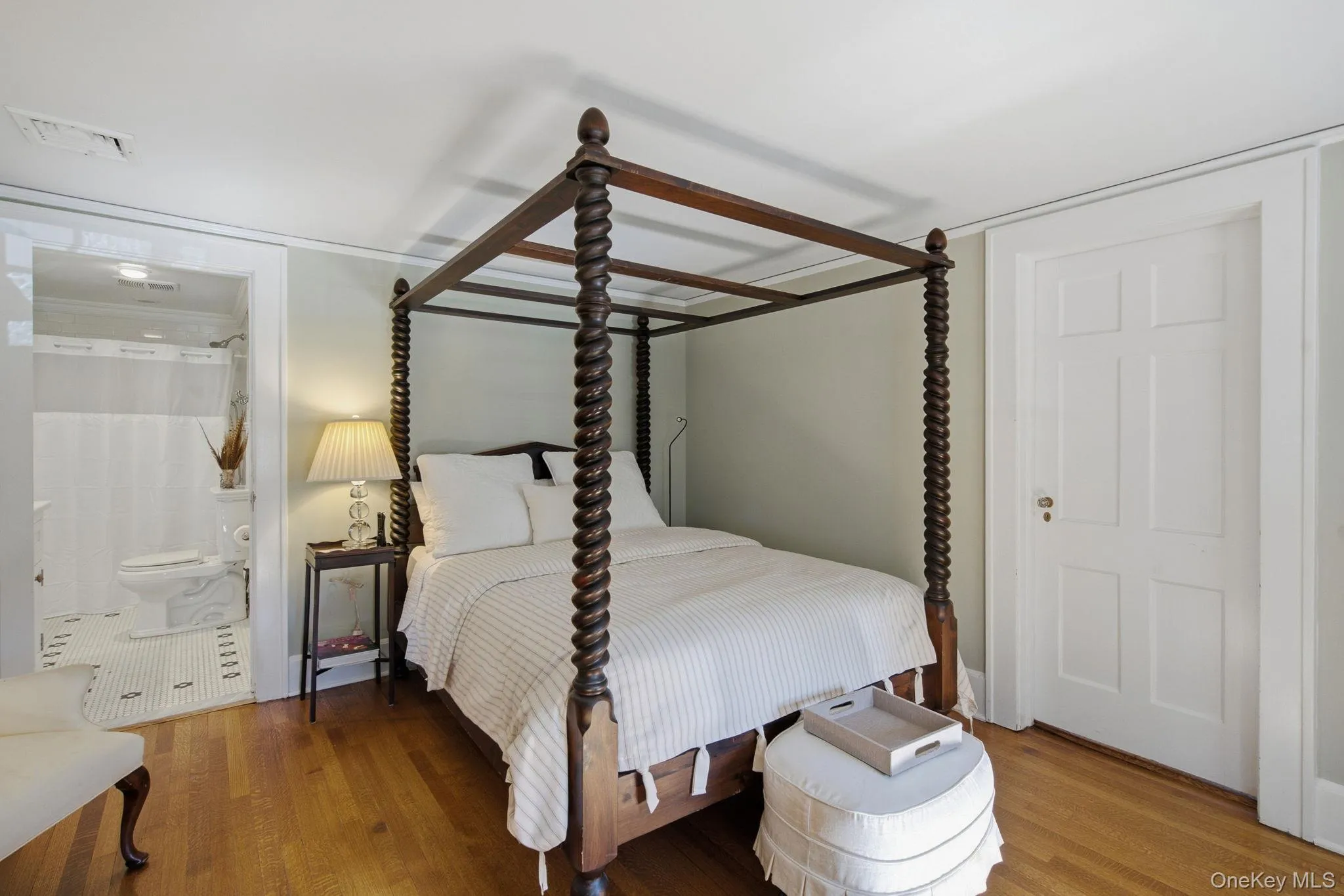 75 Dewey Street, Huntington, NY, 4 Bedrooms Bedrooms, 7 Rooms Rooms,3 BathroomsBathrooms,Residential,For Rent,Dewey,0,1059398 75 Dewey Street, Huntington, NY, 4 Bedrooms Bedrooms, 7 Rooms Rooms,3 BathroomsBathrooms,Residential,For Rent,Dewey,0,1059398