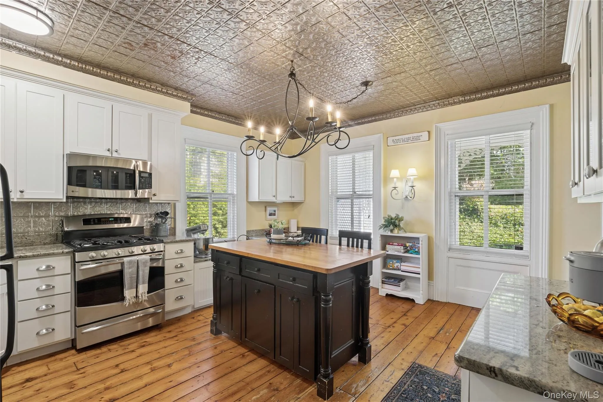 43 E Shore Road, Huntington, NY, 3 Bedrooms Bedrooms, 8 Rooms Rooms,4 BathroomsBathrooms,Residential,For Rent,E Shore,0,1059406 43 E Shore Road, Huntington, NY, 3 Bedrooms Bedrooms, 8 Rooms Rooms,4 BathroomsBathrooms,Residential,For Rent,E Shore,0,1059406