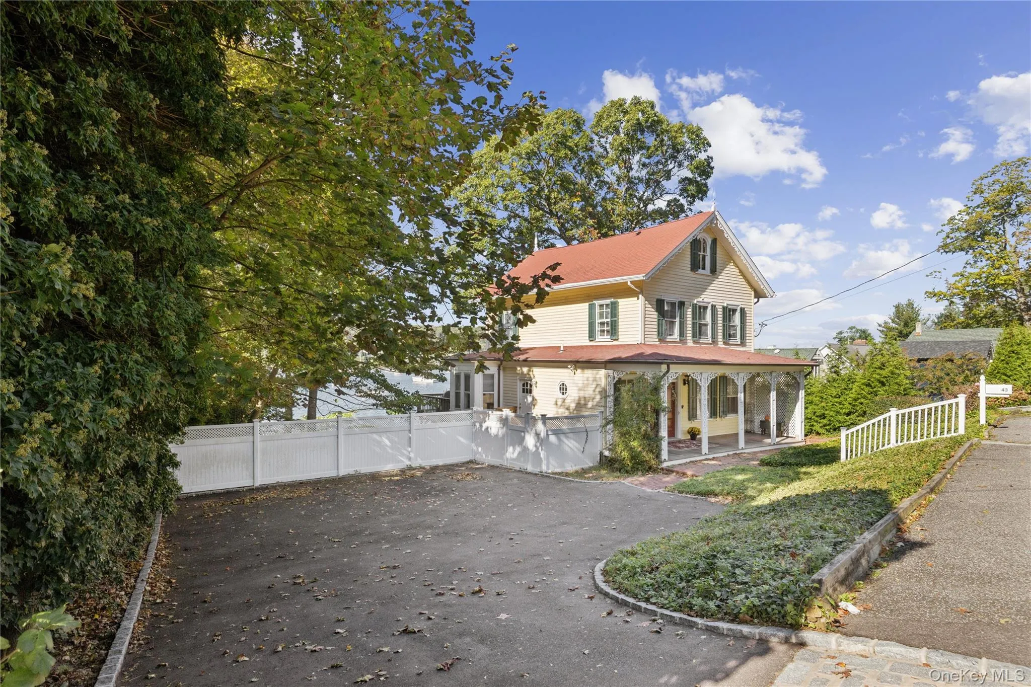 43 E Shore Road, Huntington, NY, 3 Bedrooms Bedrooms, 8 Rooms Rooms,4 BathroomsBathrooms,Residential,For Rent,E Shore,0,1059406 43 E Shore Road, Huntington, NY, 3 Bedrooms Bedrooms, 8 Rooms Rooms,4 BathroomsBathrooms,Residential,For Rent,E Shore,0,1059406