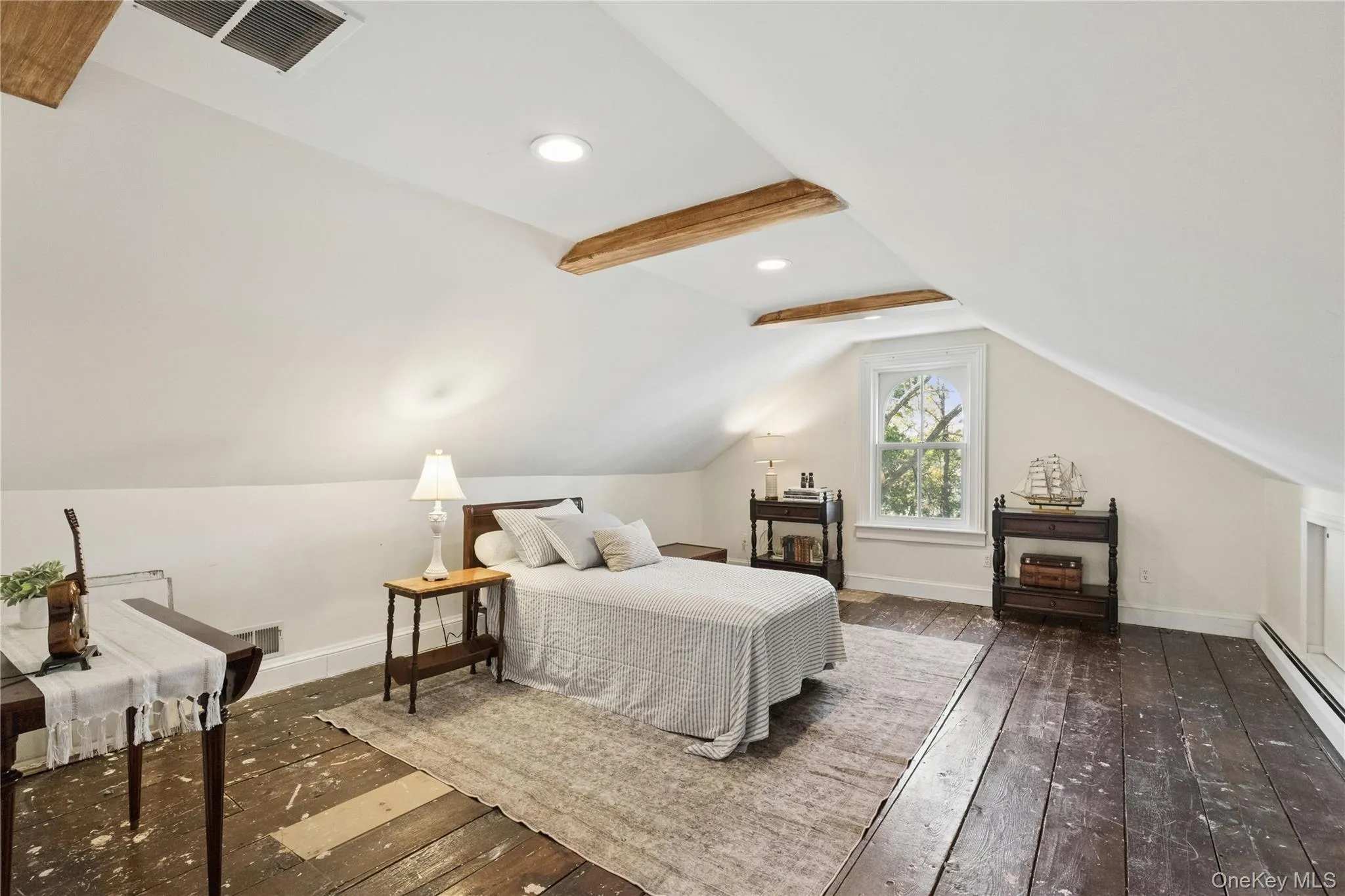 43 E Shore Road, Huntington, NY, 3 Bedrooms Bedrooms, 8 Rooms Rooms,4 BathroomsBathrooms,Residential,For Rent,E Shore,0,1059406 43 E Shore Road, Huntington, NY, 3 Bedrooms Bedrooms, 8 Rooms Rooms,4 BathroomsBathrooms,Residential,For Rent,E Shore,0,1059406