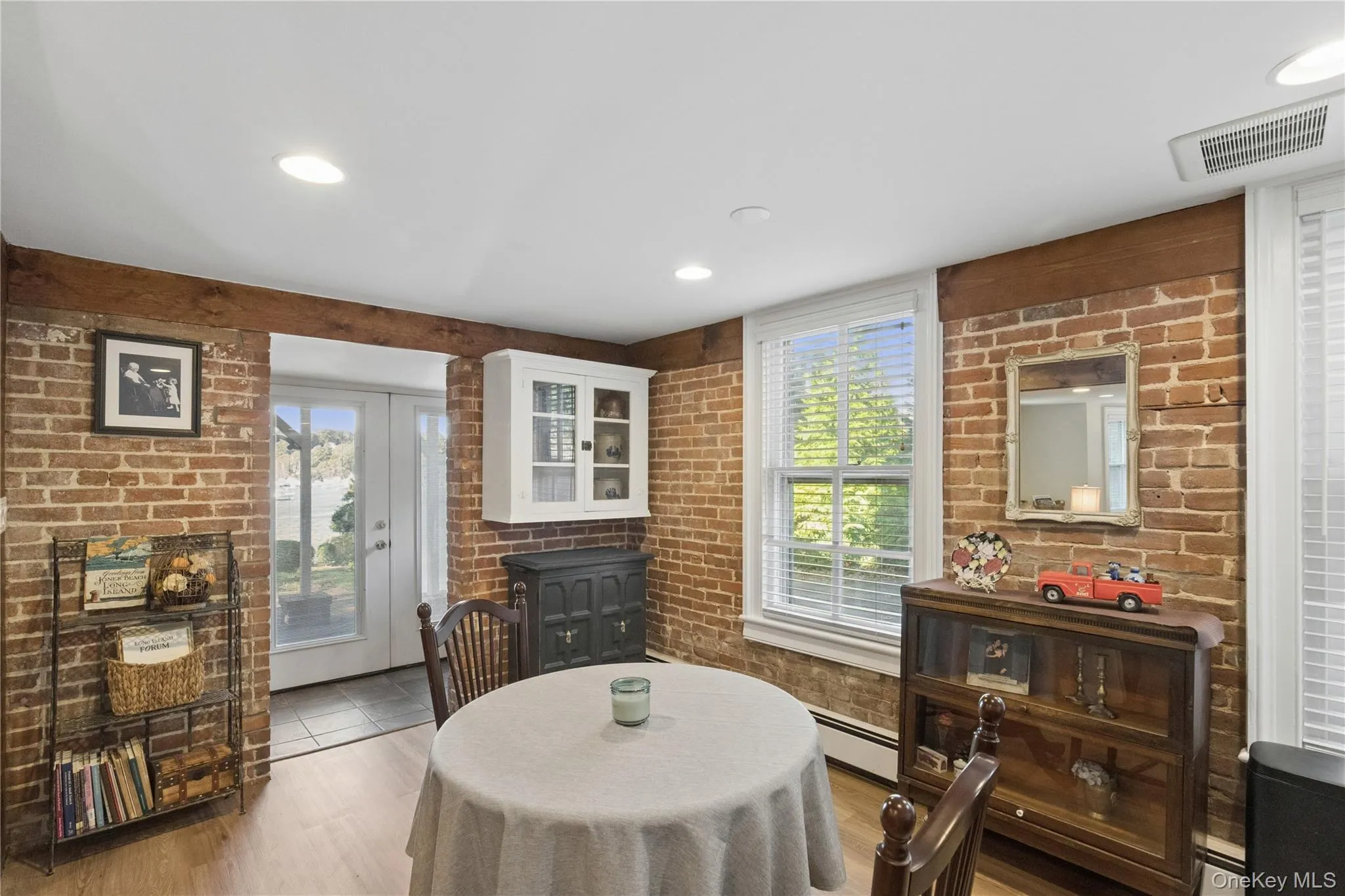 43 E Shore Road, Huntington, NY, 3 Bedrooms Bedrooms, 8 Rooms Rooms,4 BathroomsBathrooms,Residential,For Rent,E Shore,0,1059406 43 E Shore Road, Huntington, NY, 3 Bedrooms Bedrooms, 8 Rooms Rooms,4 BathroomsBathrooms,Residential,For Rent,E Shore,0,1059406