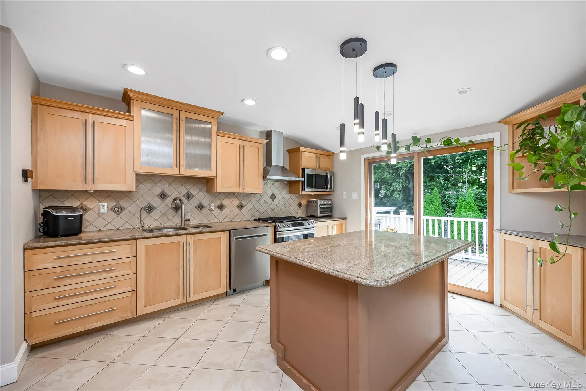 31 Sterling Lane, Smithtown, NY, 4 Bedrooms Bedrooms, 9 Rooms Rooms,2 BathroomsBathrooms,Residential,For Rent,Sterling,0,1059410 31 Sterling Lane, Smithtown, NY, 4 Bedrooms Bedrooms, 9 Rooms Rooms,2 BathroomsBathrooms,Residential,For Rent,Sterling,0,1059410