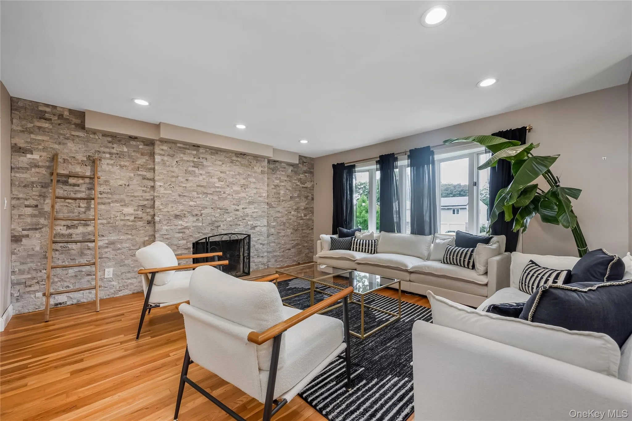 31 Sterling Lane, Smithtown, NY, 4 Bedrooms Bedrooms, 9 Rooms Rooms,2 BathroomsBathrooms,Residential,For Rent,Sterling,0,1059410 31 Sterling Lane, Smithtown, NY, 4 Bedrooms Bedrooms, 9 Rooms Rooms,2 BathroomsBathrooms,Residential,For Rent,Sterling,0,1059410