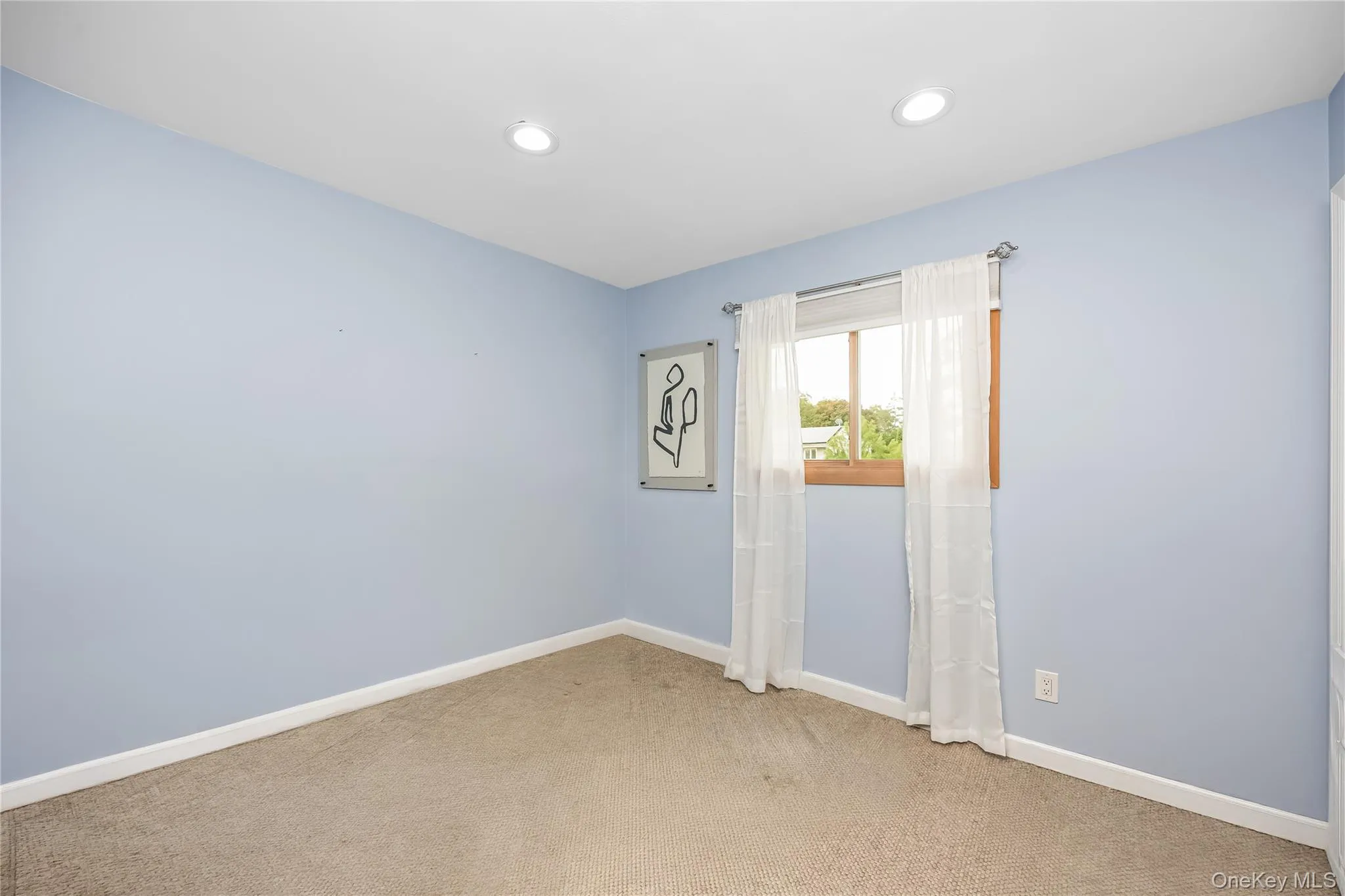 *Bedroom was cleared virtually *Bedroom was cleared virtually