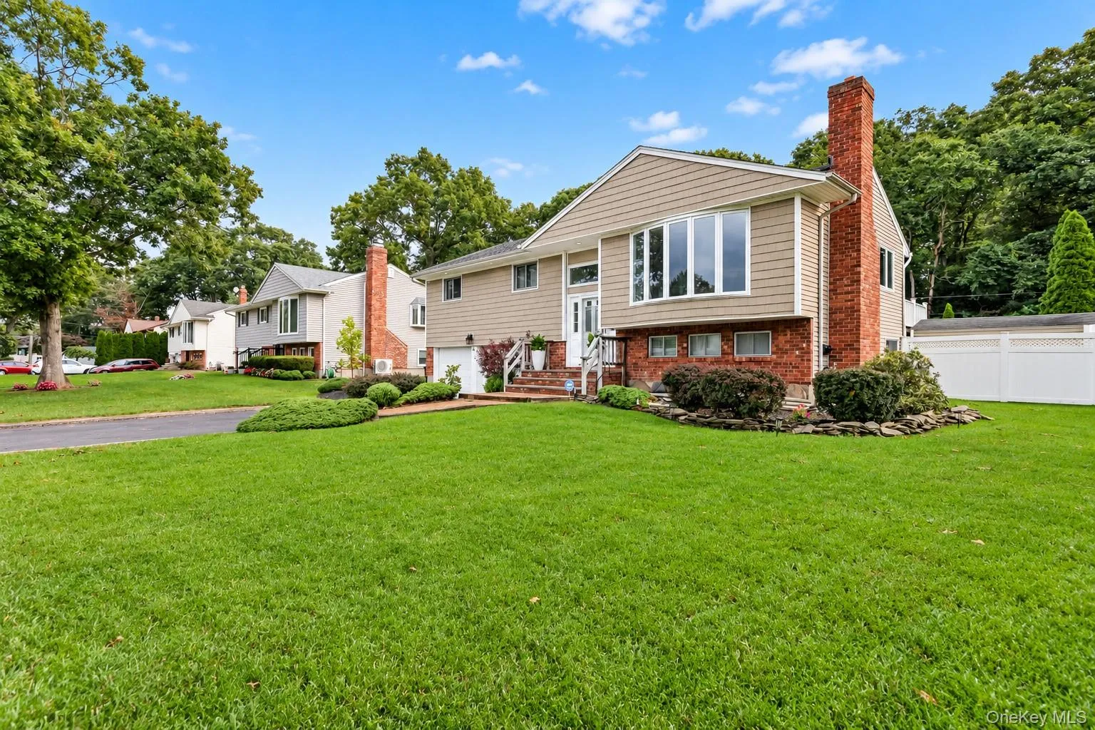 31 Sterling Lane, Smithtown, NY, 4 Bedrooms Bedrooms, 9 Rooms Rooms,2 BathroomsBathrooms,Residential,For Rent,Sterling,0,1059410 31 Sterling Lane, Smithtown, NY, 4 Bedrooms Bedrooms, 9 Rooms Rooms,2 BathroomsBathrooms,Residential,For Rent,Sterling,0,1059410