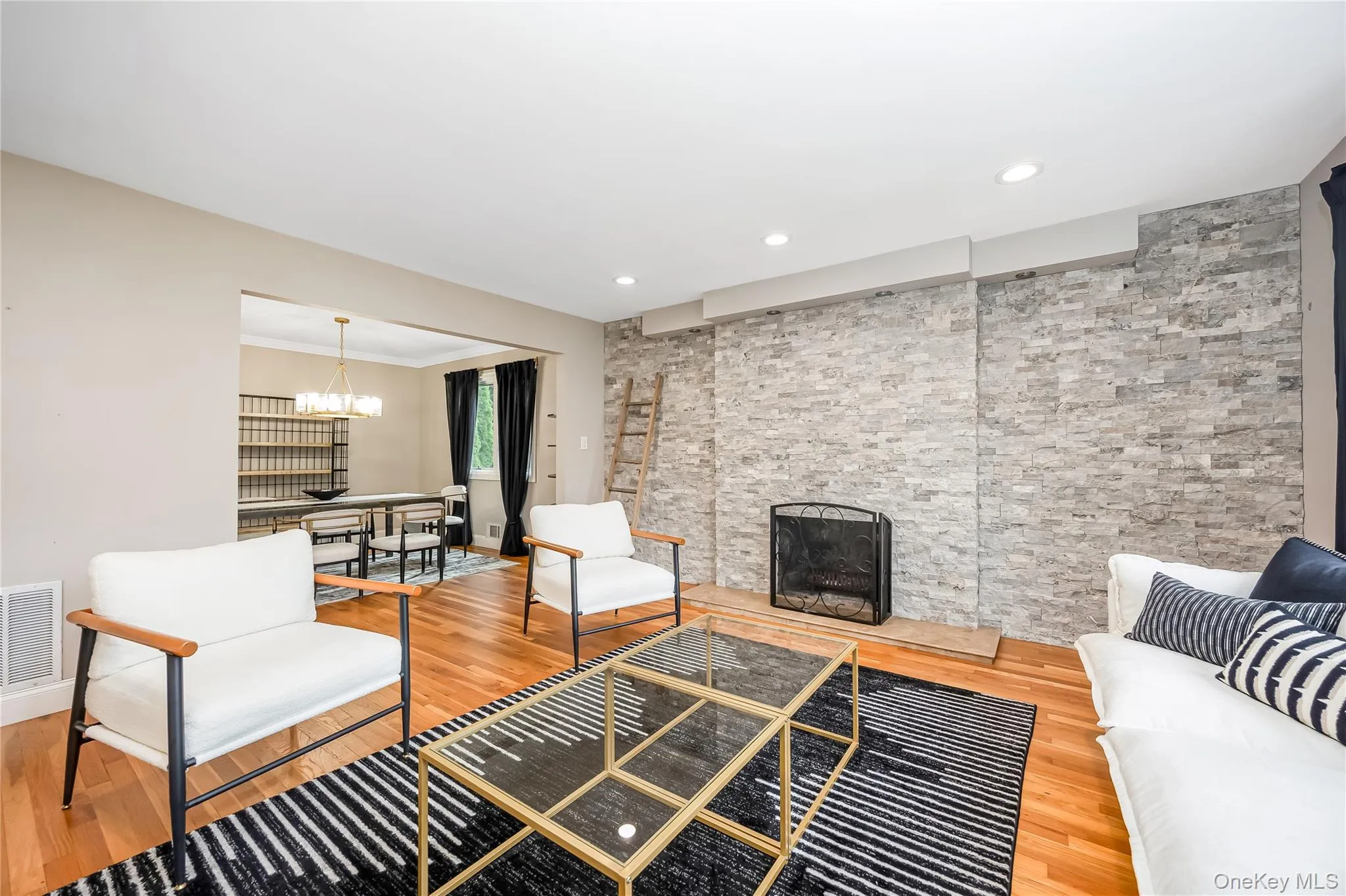 31 Sterling Lane, Smithtown, NY, 4 Bedrooms Bedrooms, 9 Rooms Rooms,2 BathroomsBathrooms,Residential,For Rent,Sterling,0,1059410 31 Sterling Lane, Smithtown, NY, 4 Bedrooms Bedrooms, 9 Rooms Rooms,2 BathroomsBathrooms,Residential,For Rent,Sterling,0,1059410