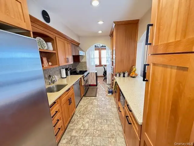 6414 83rd Place, New York, NY, 3 Bedrooms Bedrooms, 7 Rooms Rooms,2 BathroomsBathrooms,Residential,For Rent,83rd,0,1059411 6414 83rd Place, New York, NY, 3 Bedrooms Bedrooms, 7 Rooms Rooms,2 BathroomsBathrooms,Residential,For Rent,83rd,0,1059411