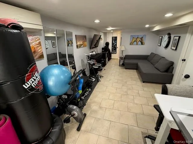 6414 83rd Place, New York, NY, 3 Bedrooms Bedrooms, 7 Rooms Rooms,2 BathroomsBathrooms,Residential,For Rent,83rd,0,1059411 6414 83rd Place, New York, NY, 3 Bedrooms Bedrooms, 7 Rooms Rooms,2 BathroomsBathrooms,Residential,For Rent,83rd,0,1059411