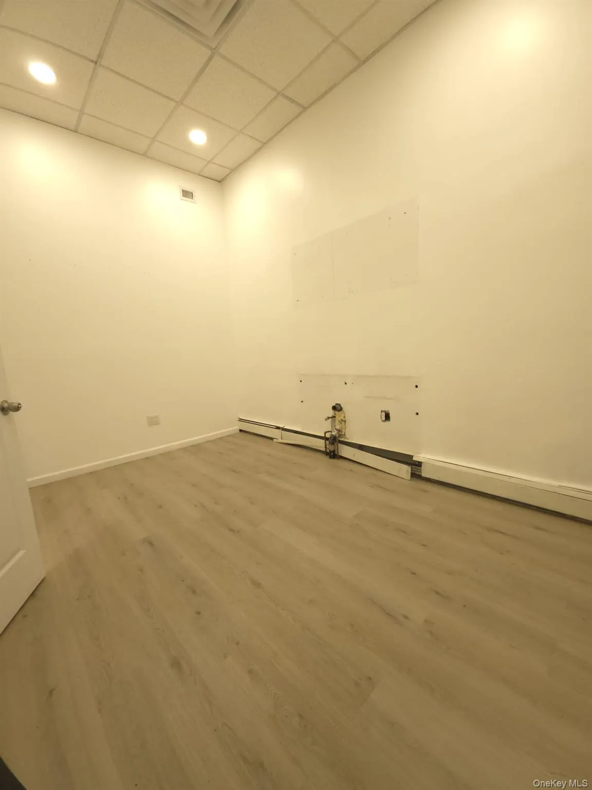 5904 Riverdale Avenue, New York, NY, ,Commercial Lease,For Rent,Riverdale,0,1059433 5904 Riverdale Avenue, New York, NY, ,Commercial Lease,For Rent,Riverdale,0,1059433