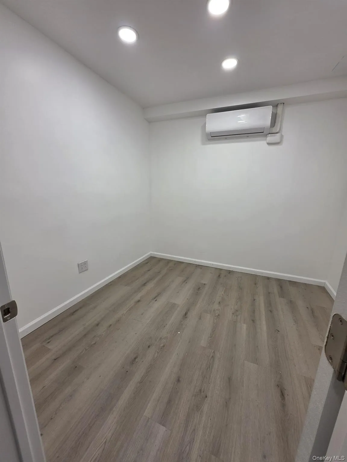 5904 Riverdale Avenue, New York, NY, ,Commercial Lease,For Rent,Riverdale,0,1059433 5904 Riverdale Avenue, New York, NY, ,Commercial Lease,For Rent,Riverdale,0,1059433