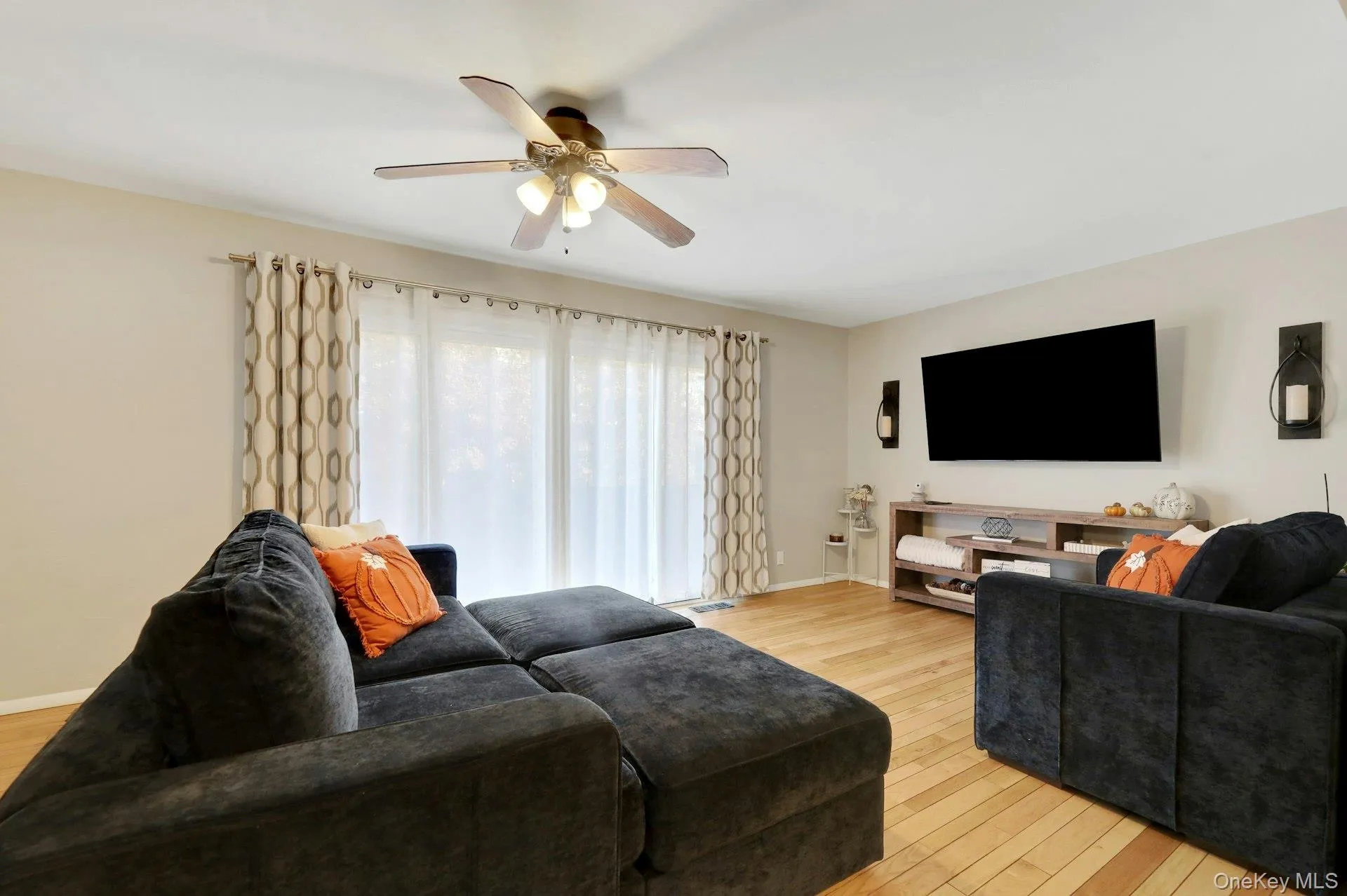 17 Heritage Drive, Clarkstown, NY, 3 Bedrooms Bedrooms, 8 Rooms Rooms,2 BathroomsBathrooms,Residential,For Rent,Heritage,0,1059434 17 Heritage Drive, Clarkstown, NY, 3 Bedrooms Bedrooms, 8 Rooms Rooms,2 BathroomsBathrooms,Residential,For Rent,Heritage,0,1059434