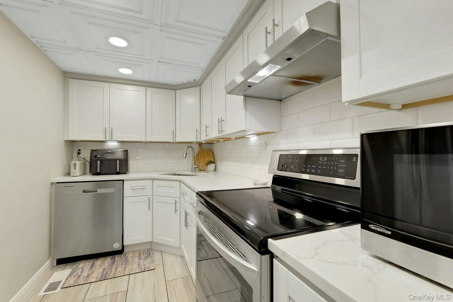 17 Heritage Drive, Clarkstown, NY, 3 Bedrooms Bedrooms, 8 Rooms Rooms,2 BathroomsBathrooms,Residential,For Rent,Heritage,0,1059434 17 Heritage Drive, Clarkstown, NY, 3 Bedrooms Bedrooms, 8 Rooms Rooms,2 BathroomsBathrooms,Residential,For Rent,Heritage,0,1059434