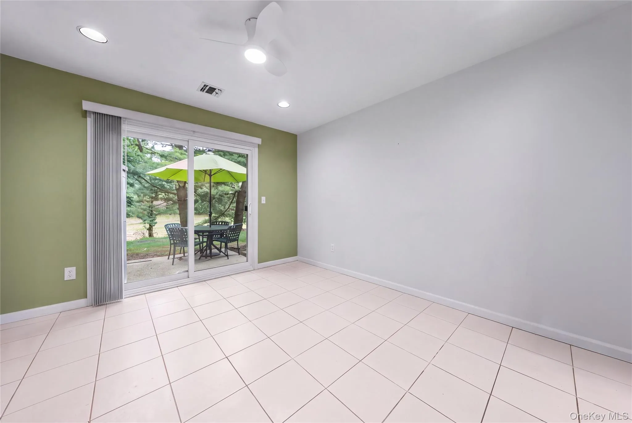 3 Victorian Lane, Brookhaven, NY, 2 Bedrooms Bedrooms, 4 Rooms Rooms,1 BathroomBathrooms,Residential,For Rent,Victorian,0,1059458 3 Victorian Lane, Brookhaven, NY, 2 Bedrooms Bedrooms, 4 Rooms Rooms,1 BathroomBathrooms,Residential,For Rent,Victorian,0,1059458