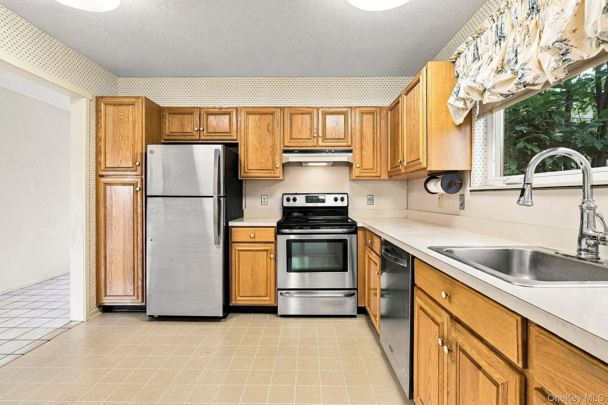 104 Heritage Hills, Somers, NY, 3 Bedrooms Bedrooms, 6 Rooms Rooms,2 BathroomsBathrooms,Residential,For Rent,Heritage Hills,0,1059465 104 Heritage Hills, Somers, NY, 3 Bedrooms Bedrooms, 6 Rooms Rooms,2 BathroomsBathrooms,Residential,For Rent,Heritage Hills,0,1059465
