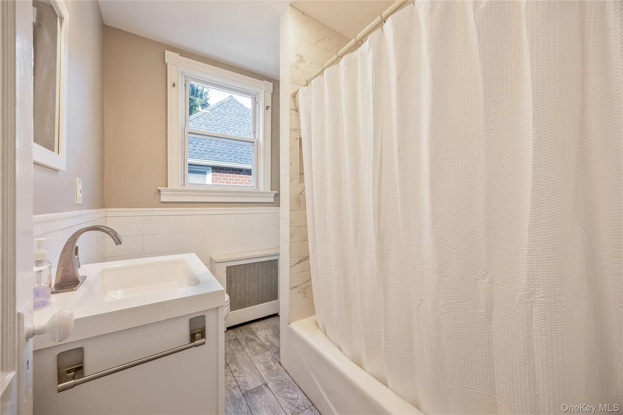 77 Main Street, Orangetown, NY, 3 Bedrooms Bedrooms, 6 Rooms Rooms,1 BathroomBathrooms,Residential Lease,For Rent,Main,0,1059469 77 Main Street, Orangetown, NY, 3 Bedrooms Bedrooms, 6 Rooms Rooms,1 BathroomBathrooms,Residential Lease,For Rent,Main,0,1059469