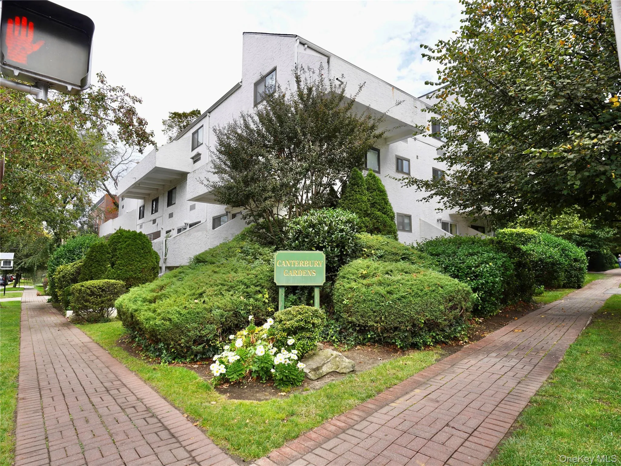 21 Canterbury Road, North Hempstead, NY, 2 Bedrooms Bedrooms, 4 Rooms Rooms,2 BathroomsBathrooms,Residential,For Rent,Canterbury,0,1059476 21 Canterbury Road, North Hempstead, NY, 2 Bedrooms Bedrooms, 4 Rooms Rooms,2 BathroomsBathrooms,Residential,For Rent,Canterbury,0,1059476