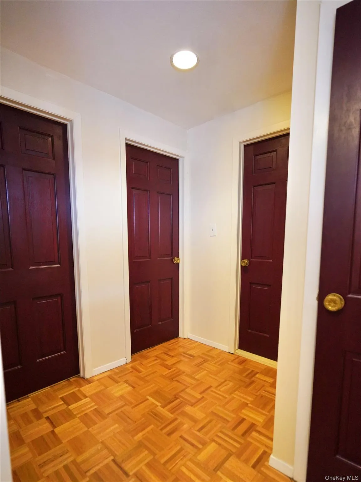 21 Canterbury Road, North Hempstead, NY, 2 Bedrooms Bedrooms, 4 Rooms Rooms,2 BathroomsBathrooms,Residential,For Rent,Canterbury,0,1059476 21 Canterbury Road, North Hempstead, NY, 2 Bedrooms Bedrooms, 4 Rooms Rooms,2 BathroomsBathrooms,Residential,For Rent,Canterbury,0,1059476