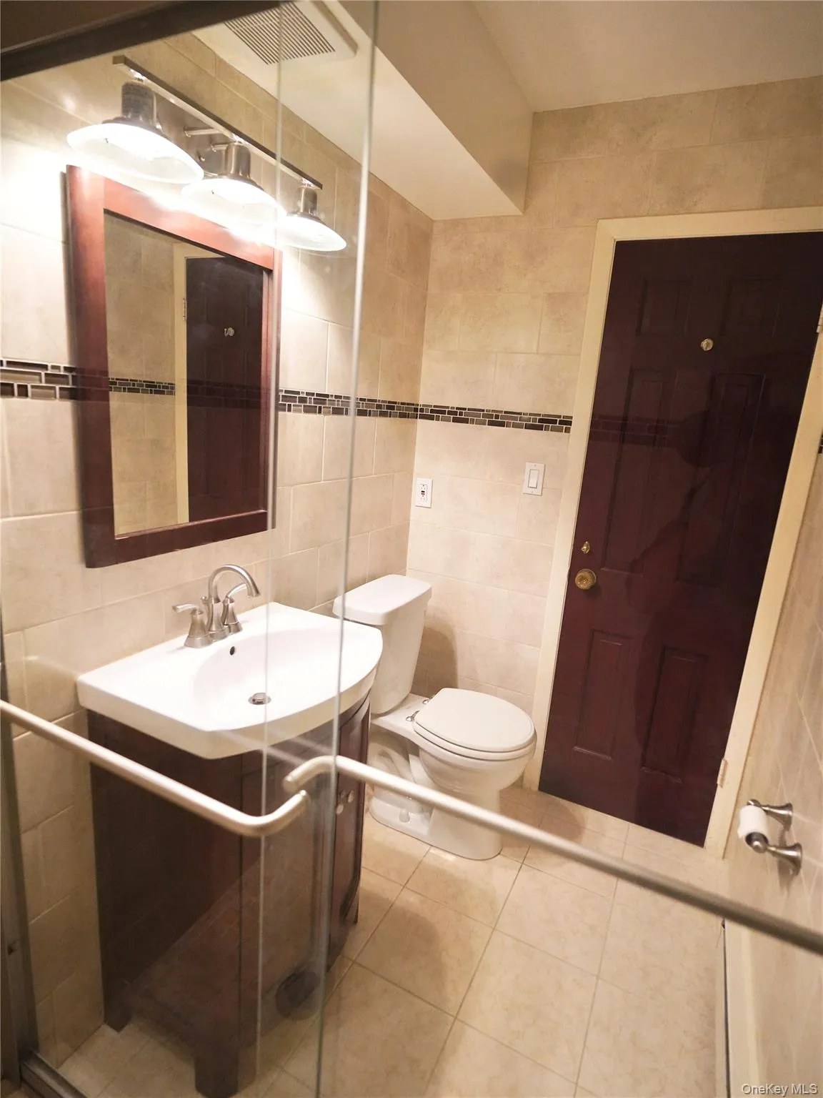 21 Canterbury Road, North Hempstead, NY, 2 Bedrooms Bedrooms, 4 Rooms Rooms,2 BathroomsBathrooms,Residential,For Rent,Canterbury,0,1059476 21 Canterbury Road, North Hempstead, NY, 2 Bedrooms Bedrooms, 4 Rooms Rooms,2 BathroomsBathrooms,Residential,For Rent,Canterbury,0,1059476