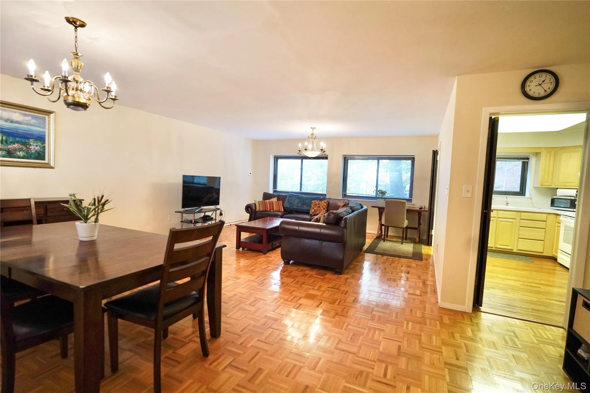 21 Canterbury Road, North Hempstead, NY, 2 Bedrooms Bedrooms, 4 Rooms Rooms,2 BathroomsBathrooms,Residential,For Rent,Canterbury,0,1059476 21 Canterbury Road, North Hempstead, NY, 2 Bedrooms Bedrooms, 4 Rooms Rooms,2 BathroomsBathrooms,Residential,For Rent,Canterbury,0,1059476