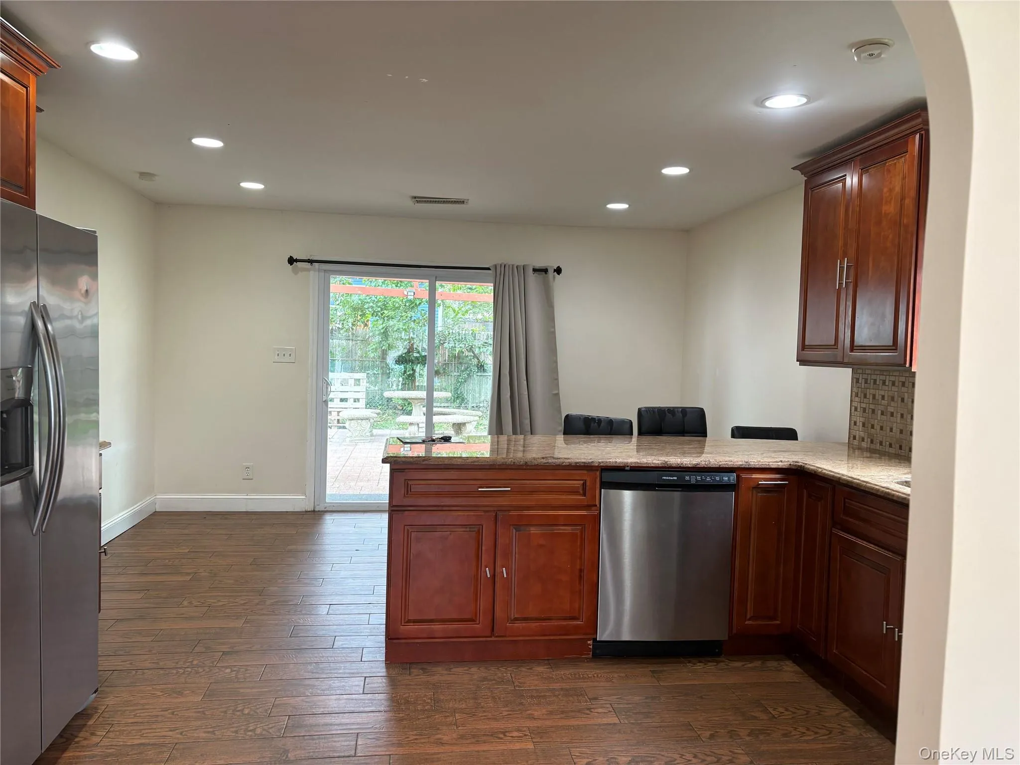 290 Leaf Avenue, Islip, NY, 3 Bedroom Bedrooms, 4 Room Rooms,1 BathroomBathrooms,Residential Lease,For Rent,Leaf,0,1059482 290 Leaf Avenue, Islip, NY, 3 Bedroom Bedrooms, 4 Room Rooms,1 BathroomBathrooms,Residential Lease,For Rent,Leaf,0,1059482