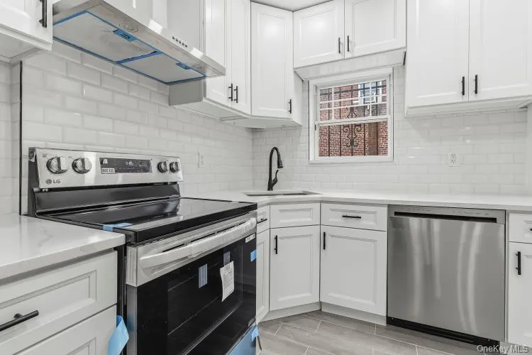 1759 Tenbroeck Avenue, New York, NY, 3 Bedrooms Bedrooms, 6 Rooms Rooms,2 BathroomsBathrooms,Residential,For Rent,Tenbroeck,0,1059487 1759 Tenbroeck Avenue, New York, NY, 3 Bedrooms Bedrooms, 6 Rooms Rooms,2 BathroomsBathrooms,Residential,For Rent,Tenbroeck,0,1059487