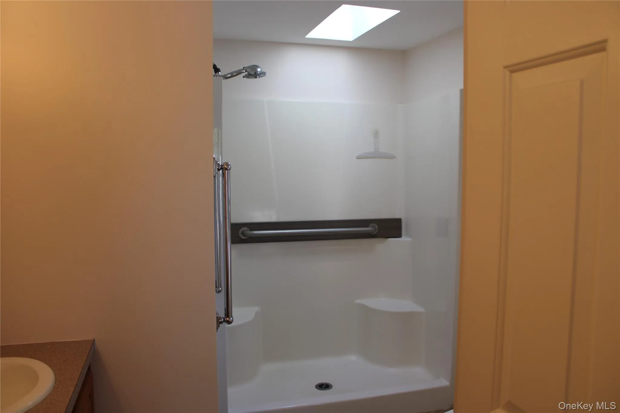 1661 Old Country Road, Riverhead, NY, 2 Bedrooms Bedrooms, 5 Rooms Rooms,2 BathroomsBathrooms,Residential,For Rent,Old Country,0,1059497 1661 Old Country Road, Riverhead, NY, 2 Bedrooms Bedrooms, 5 Rooms Rooms,2 BathroomsBathrooms,Residential,For Rent,Old Country,0,1059497