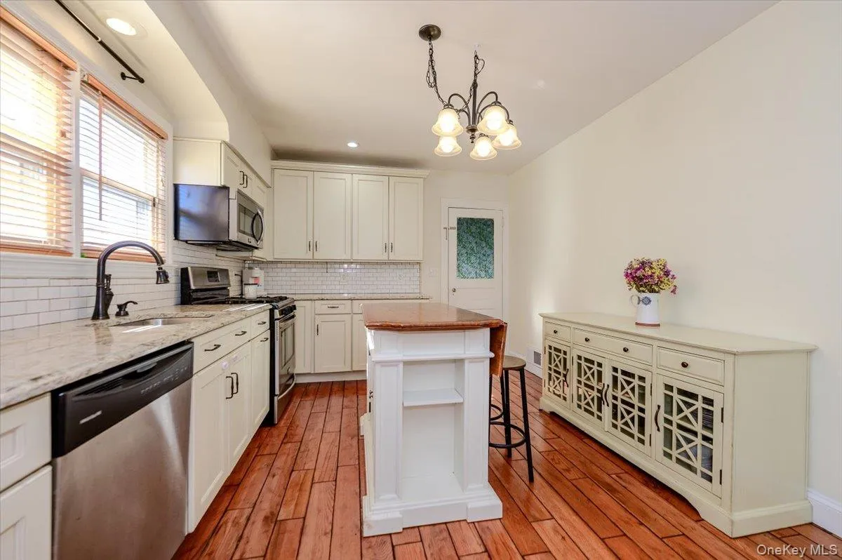 412 Fire Island Avenue, Babylon, NY, 3 Bedrooms Bedrooms, 7 Rooms Rooms,1 BathroomBathrooms,Residential,For Rent,Fire Island,0,1059502 412 Fire Island Avenue, Babylon, NY, 3 Bedrooms Bedrooms, 7 Rooms Rooms,1 BathroomBathrooms,Residential,For Rent,Fire Island,0,1059502