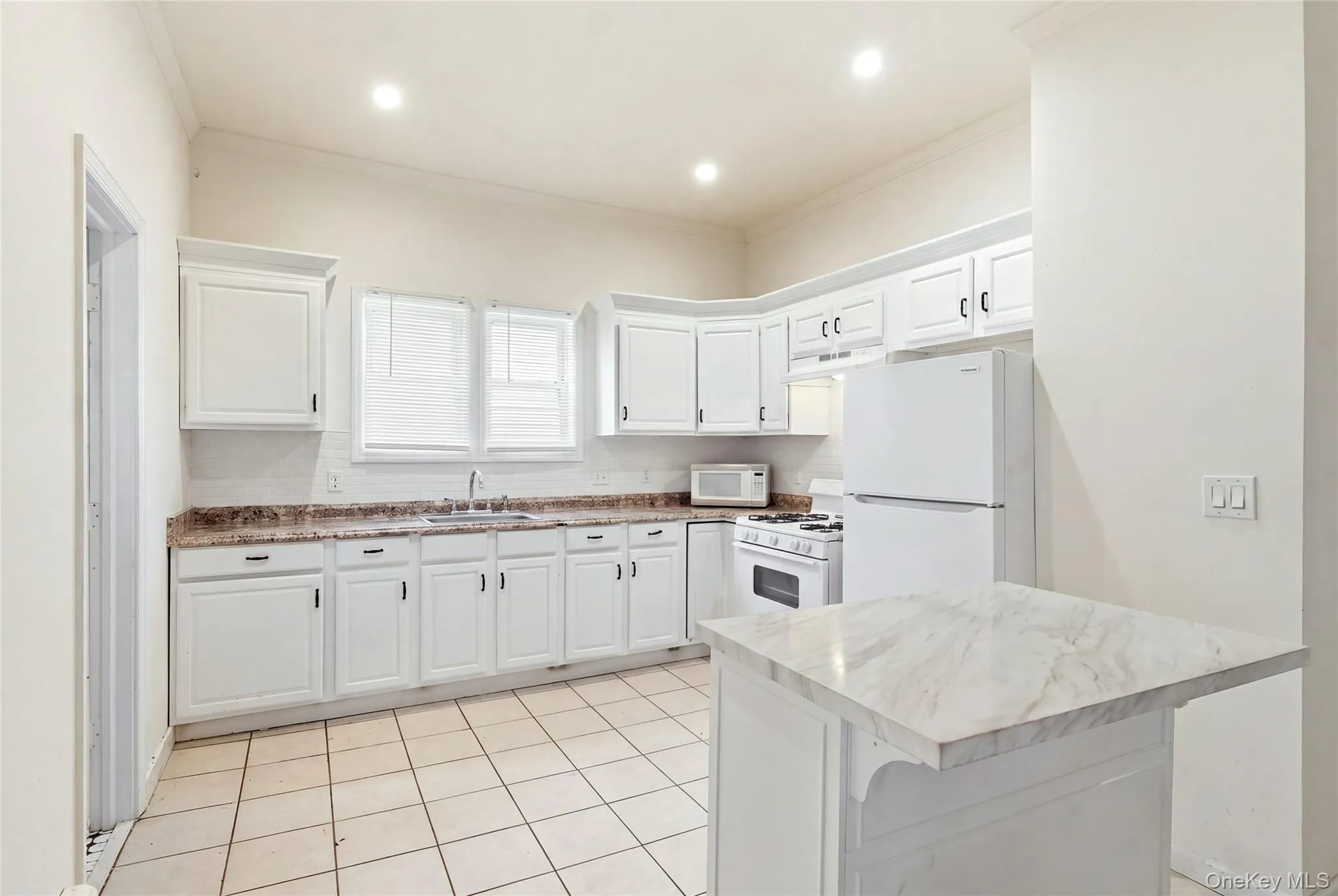 19 Railroad Avenue, Babylon, NY, 3 Bedrooms Bedrooms, 5 Rooms Rooms,2 BathroomsBathrooms,Residential,For Rent,Railroad,0,1059506 19 Railroad Avenue, Babylon, NY, 3 Bedrooms Bedrooms, 5 Rooms Rooms,2 BathroomsBathrooms,Residential,For Rent,Railroad,0,1059506