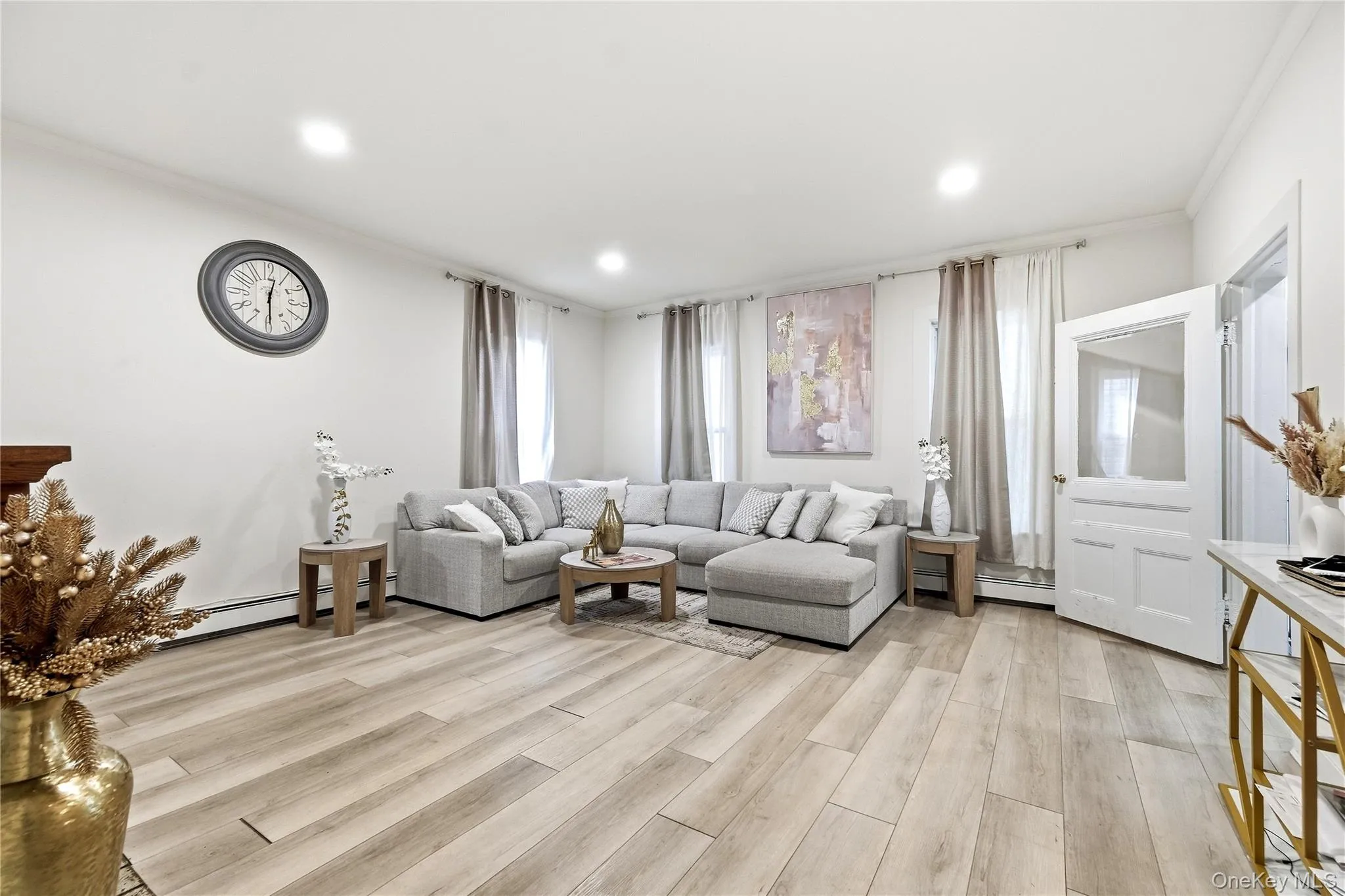 19 Railroad Avenue, Babylon, NY, 3 Bedrooms Bedrooms, 5 Rooms Rooms,2 BathroomsBathrooms,Residential,For Rent,Railroad,0,1059506 19 Railroad Avenue, Babylon, NY, 3 Bedrooms Bedrooms, 5 Rooms Rooms,2 BathroomsBathrooms,Residential,For Rent,Railroad,0,1059506