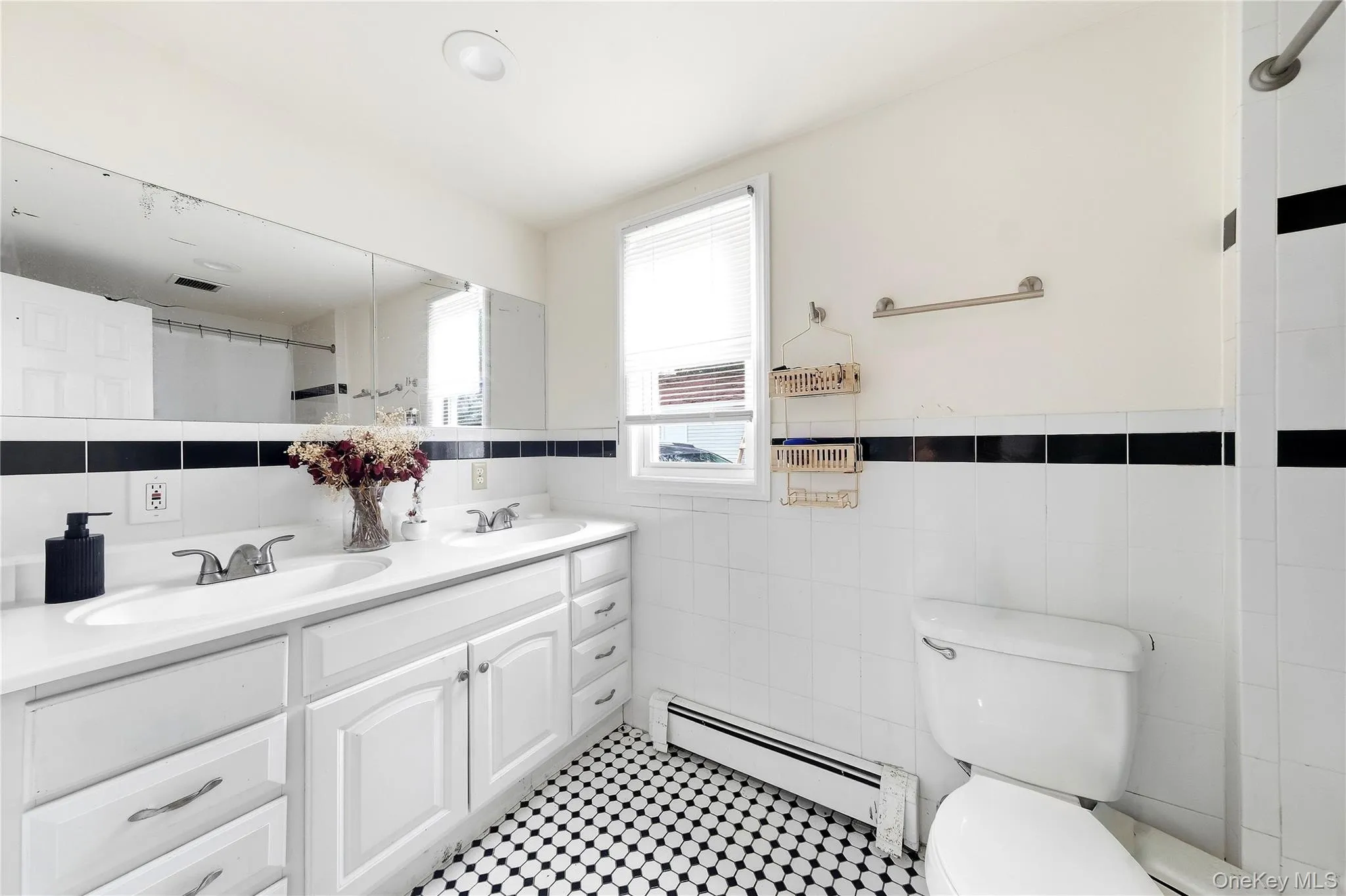 19 Railroad Avenue, Babylon, NY, 3 Bedrooms Bedrooms, 5 Rooms Rooms,2 BathroomsBathrooms,Residential,For Rent,Railroad,0,1059506 19 Railroad Avenue, Babylon, NY, 3 Bedrooms Bedrooms, 5 Rooms Rooms,2 BathroomsBathrooms,Residential,For Rent,Railroad,0,1059506