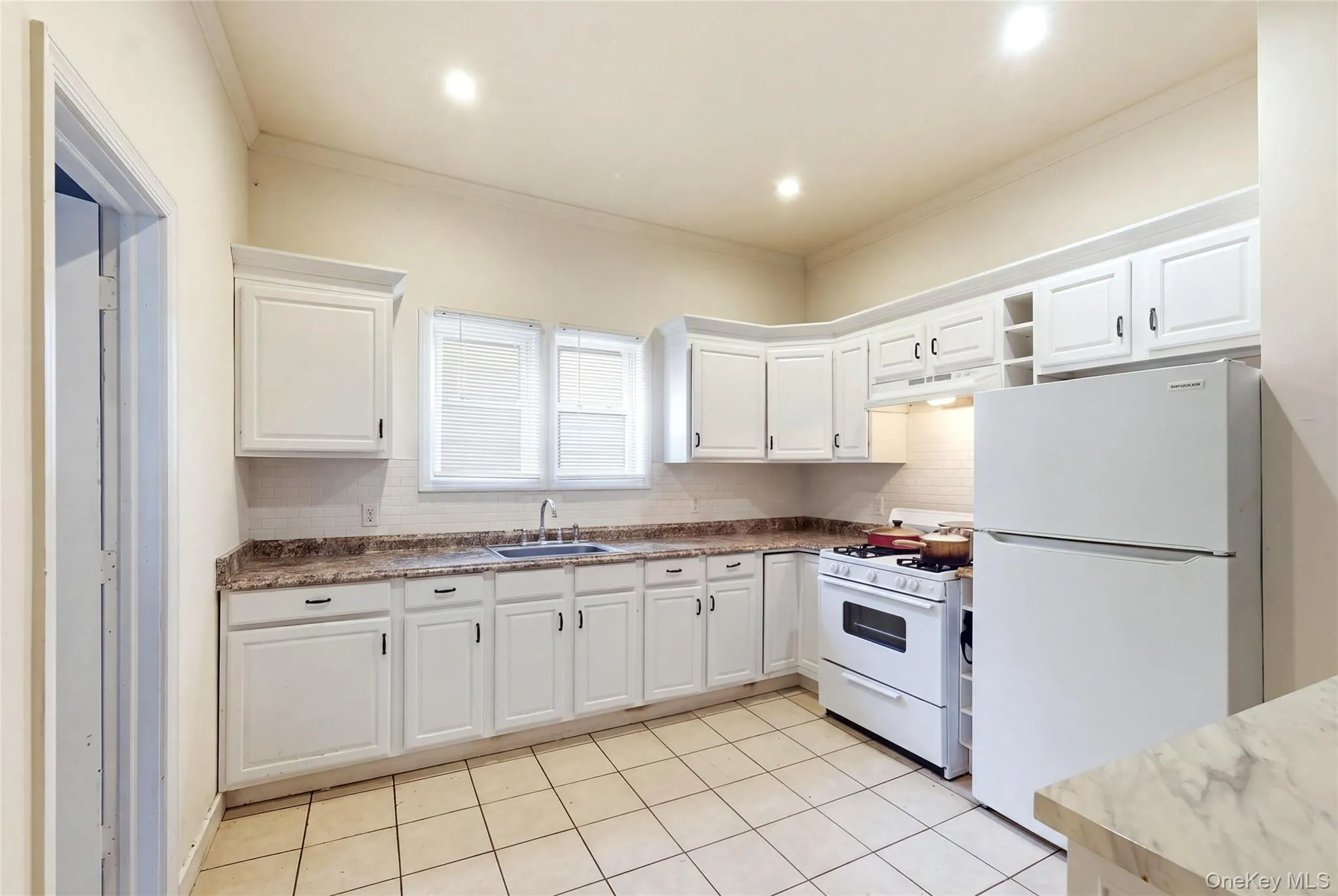 19 Railroad Avenue, Babylon, NY, 3 Bedrooms Bedrooms, 5 Rooms Rooms,2 BathroomsBathrooms,Residential,For Rent,Railroad,0,1059506 19 Railroad Avenue, Babylon, NY, 3 Bedrooms Bedrooms, 5 Rooms Rooms,2 BathroomsBathrooms,Residential,For Rent,Railroad,0,1059506
