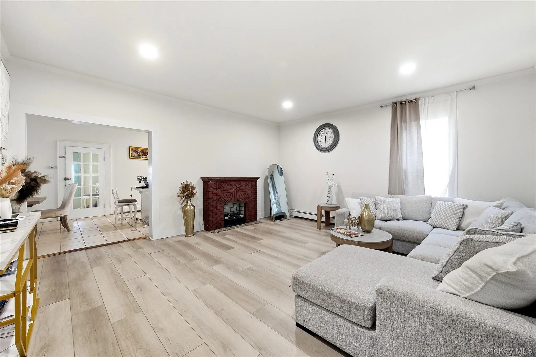 19 Railroad Avenue, Babylon, NY, 3 Bedrooms Bedrooms, 5 Rooms Rooms,2 BathroomsBathrooms,Residential,For Rent,Railroad,0,1059506 19 Railroad Avenue, Babylon, NY, 3 Bedrooms Bedrooms, 5 Rooms Rooms,2 BathroomsBathrooms,Residential,For Rent,Railroad,0,1059506