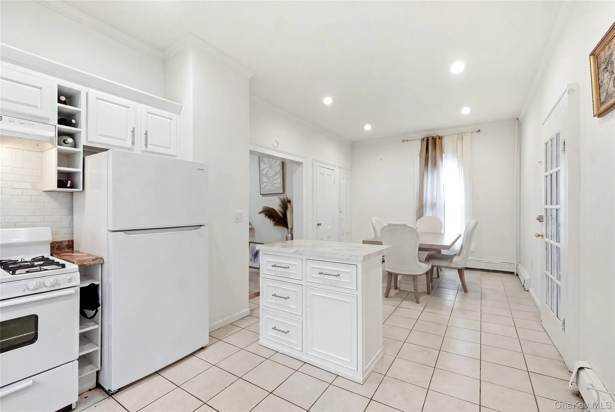 19 Railroad Avenue, Babylon, NY, 3 Bedrooms Bedrooms, 5 Rooms Rooms,2 BathroomsBathrooms,Residential,For Rent,Railroad,0,1059506 19 Railroad Avenue, Babylon, NY, 3 Bedrooms Bedrooms, 5 Rooms Rooms,2 BathroomsBathrooms,Residential,For Rent,Railroad,0,1059506