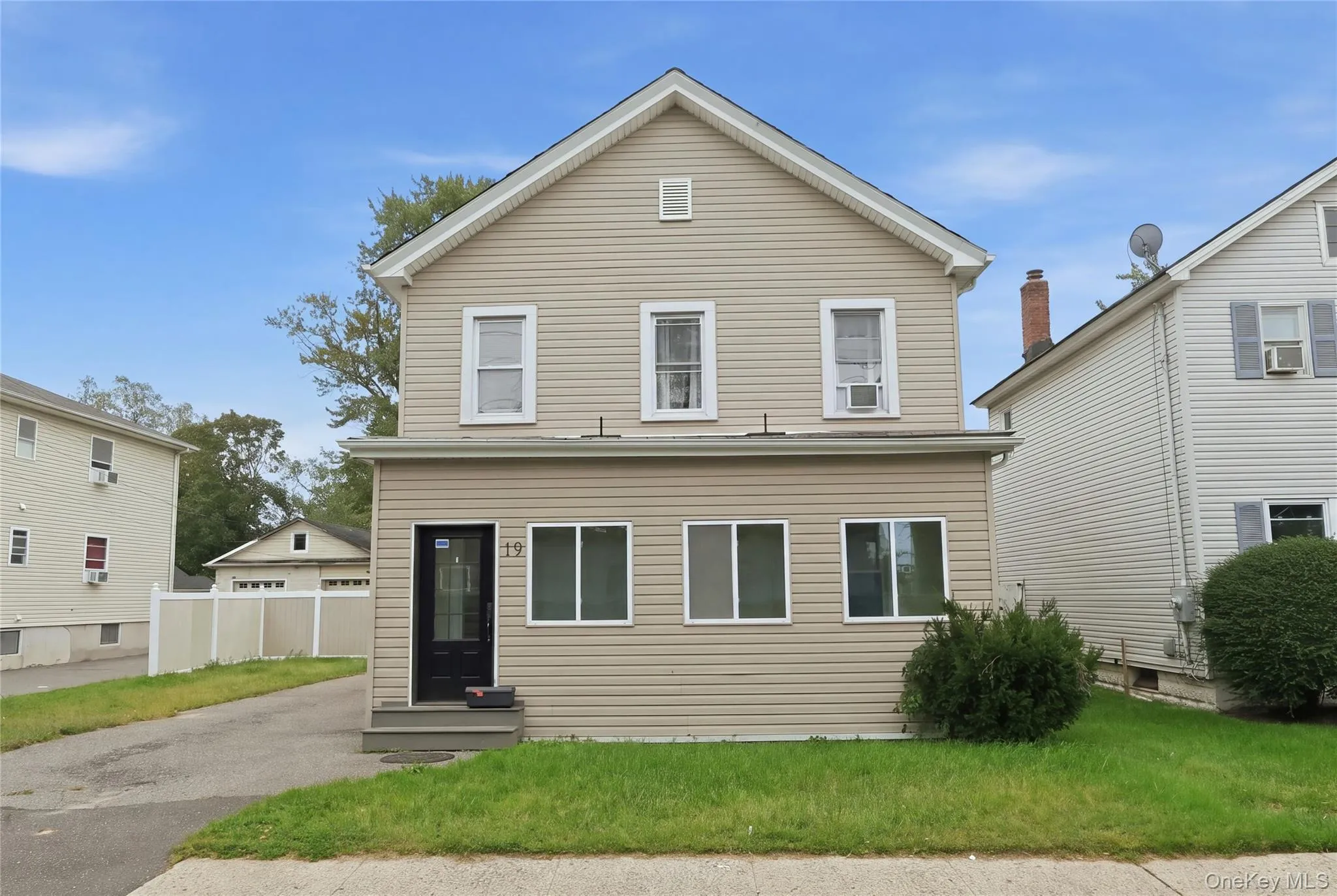 19 Railroad Avenue, Babylon, NY, 3 Bedrooms Bedrooms, 5 Rooms Rooms,2 BathroomsBathrooms,Residential,For Rent,Railroad,0,1059506 19 Railroad Avenue, Babylon, NY, 3 Bedrooms Bedrooms, 5 Rooms Rooms,2 BathroomsBathrooms,Residential,For Rent,Railroad,0,1059506
