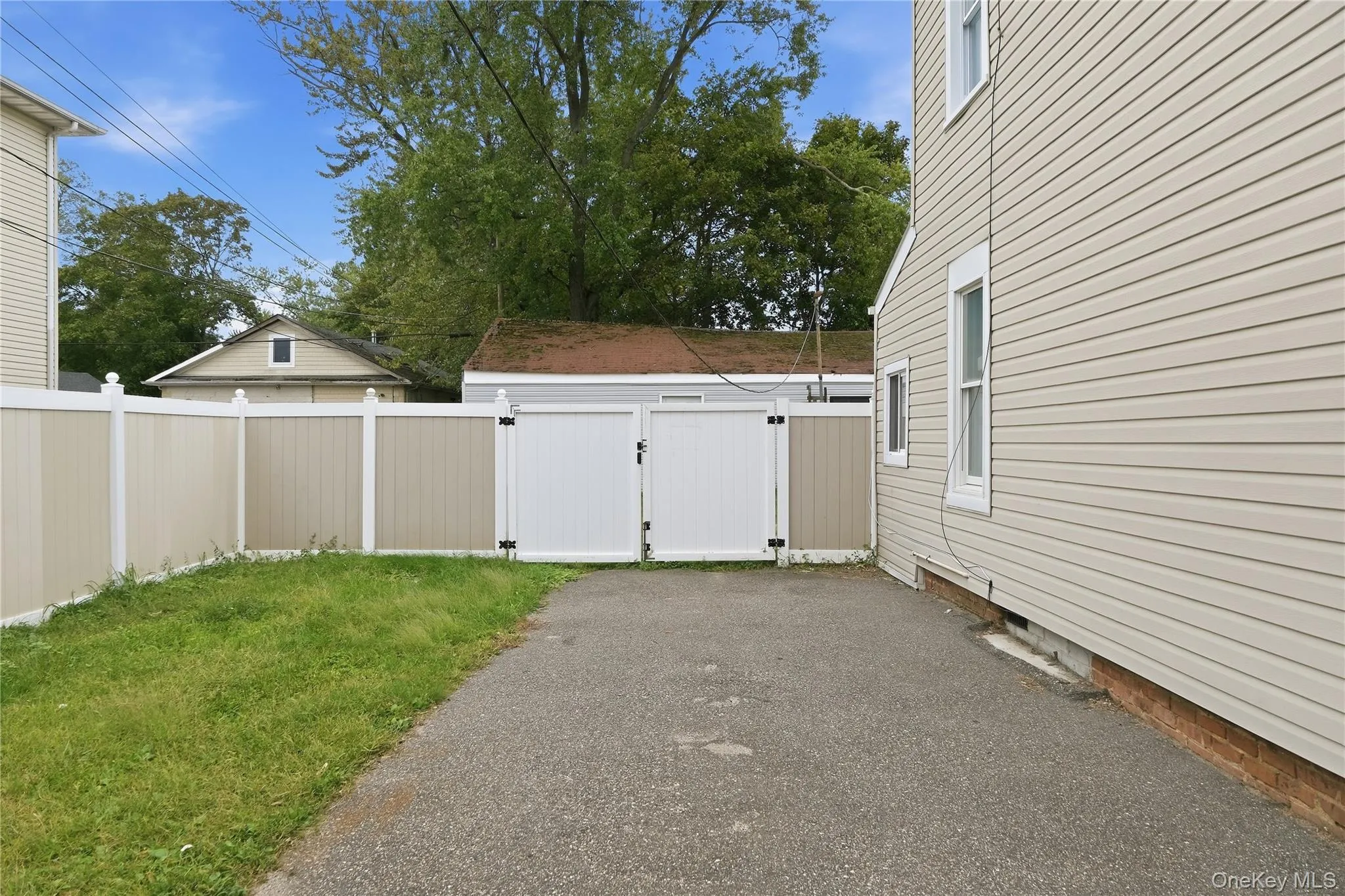 19 Railroad Avenue, Babylon, NY, 3 Bedrooms Bedrooms, 5 Rooms Rooms,2 BathroomsBathrooms,Residential,For Rent,Railroad,0,1059506 19 Railroad Avenue, Babylon, NY, 3 Bedrooms Bedrooms, 5 Rooms Rooms,2 BathroomsBathrooms,Residential,For Rent,Railroad,0,1059506