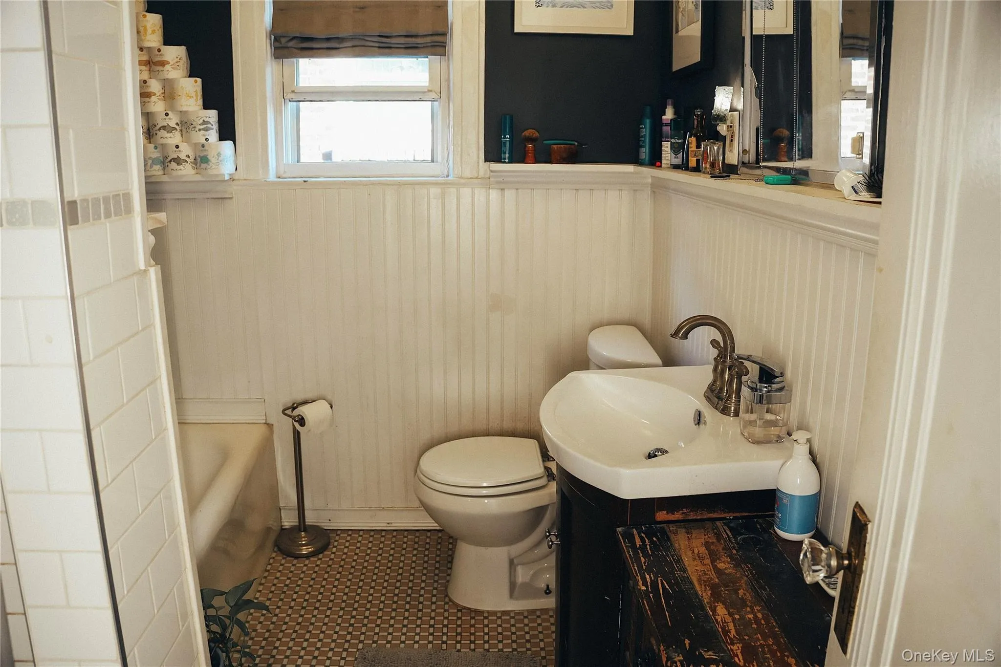 6362 84th Place, New York, NY, 3 Bedrooms Bedrooms, 7 Rooms Rooms,1 BathroomBathrooms,Residential,For Rent,84th,0,1059515 6362 84th Place, New York, NY, 3 Bedrooms Bedrooms, 7 Rooms Rooms,1 BathroomBathrooms,Residential,For Rent,84th,0,1059515