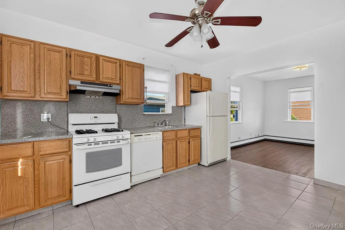 29 Lakeview Avenue, Harrison, NY, 2 Bedroom Bedrooms, 4 Room Rooms,1 BathroomBathrooms,Residential Lease,For Rent,Lakeview,0,1059516 29 Lakeview Avenue, Harrison, NY, 2 Bedroom Bedrooms, 4 Room Rooms,1 BathroomBathrooms,Residential Lease,For Rent,Lakeview,0,1059516