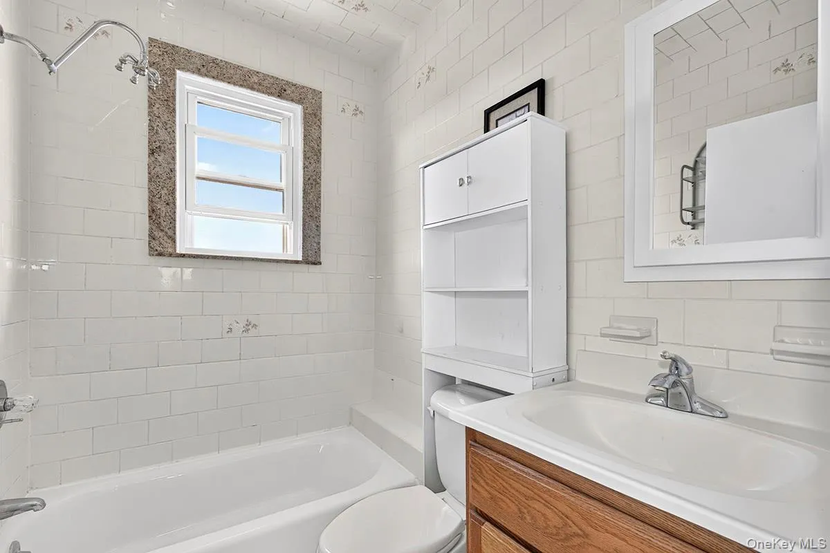 29 Lakeview Avenue, Harrison, NY, 2 Bedroom Bedrooms, 4 Room Rooms,1 BathroomBathrooms,Residential Lease,For Rent,Lakeview,0,1059516 29 Lakeview Avenue, Harrison, NY, 2 Bedroom Bedrooms, 4 Room Rooms,1 BathroomBathrooms,Residential Lease,For Rent,Lakeview,0,1059516