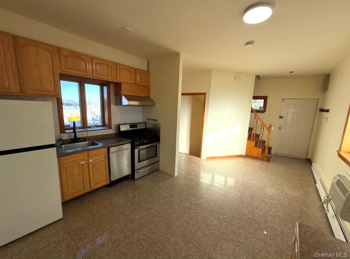 62-11 Woodside Avenue, New York, NY, 3 Bedroom Bedrooms, 4 Room Rooms,2 BathroomBathrooms,Residential Lease,For Rent,Woodside,0,1059523 62-11 Woodside Avenue, New York, NY, 3 Bedroom Bedrooms, 4 Room Rooms,2 BathroomBathrooms,Residential Lease,For Rent,Woodside,0,1059523