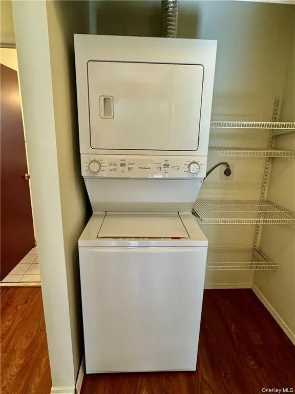 10 Kensington Way, Middletown, NY, 2 Bedrooms Bedrooms, 5 Rooms Rooms,1 BathroomBathrooms,Residential Lease,For Rent,Kensington,0,1059526 10 Kensington Way, Middletown, NY, 2 Bedrooms Bedrooms, 5 Rooms Rooms,1 BathroomBathrooms,Residential Lease,For Rent,Kensington,0,1059526