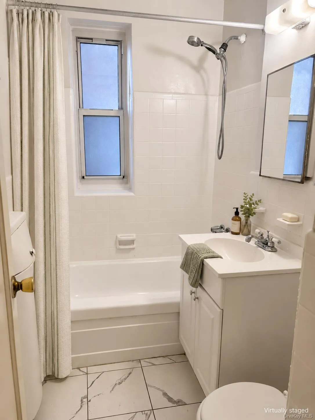 33-25 81 Street, New York, NY, 1 Bedroom Bedrooms, 3 Room Rooms,1 BathroomBathrooms,Residential Lease,For Rent,81,0,1059539 33-25 81 Street, New York, NY, 1 Bedroom Bedrooms, 3 Room Rooms,1 BathroomBathrooms,Residential Lease,For Rent,81,0,1059539